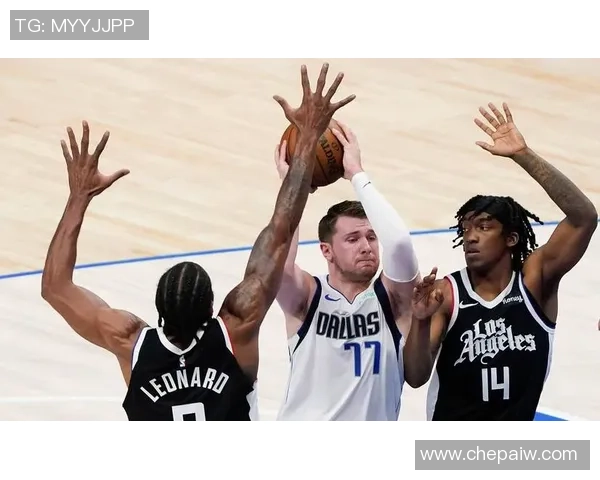 独行侠与快船精彩对决全场录像回放及精彩瞬间分析